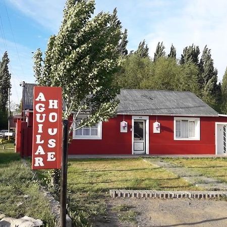 Aguilar House Hostel B&B El Calafate Exterior photo