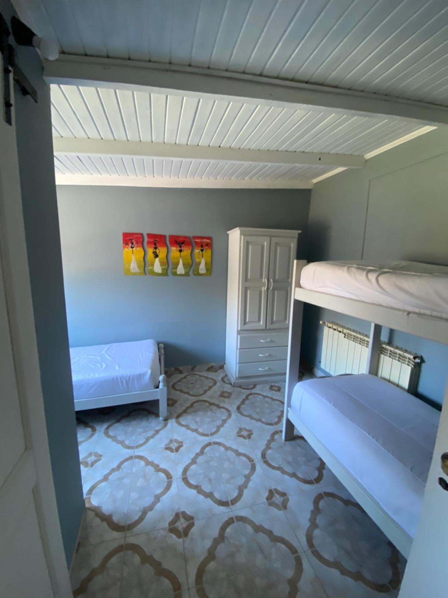Aguilar House Hostel B&B El Calafate Exterior photo
