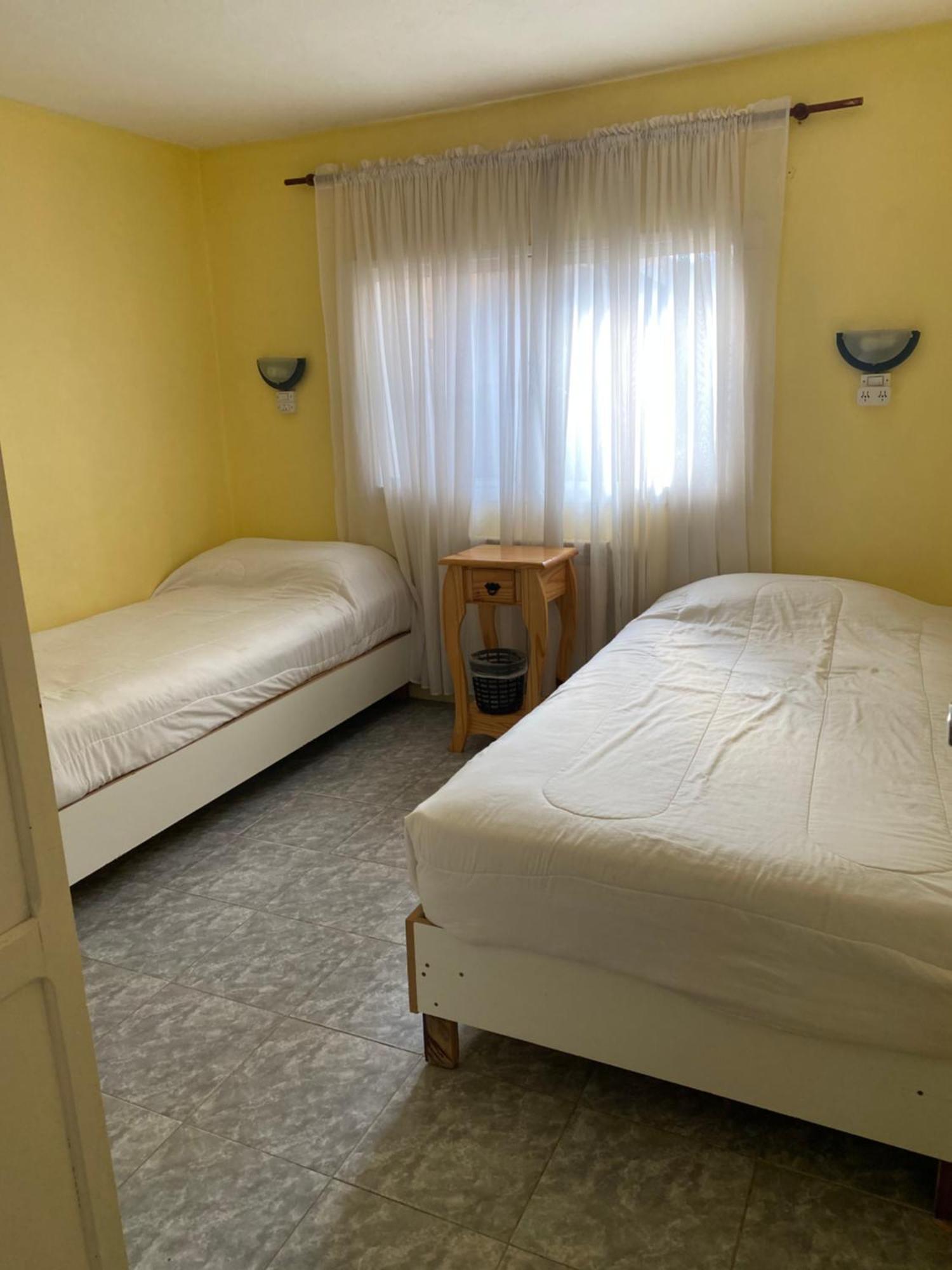 Aguilar House Hostel B&B El Calafate Exterior photo