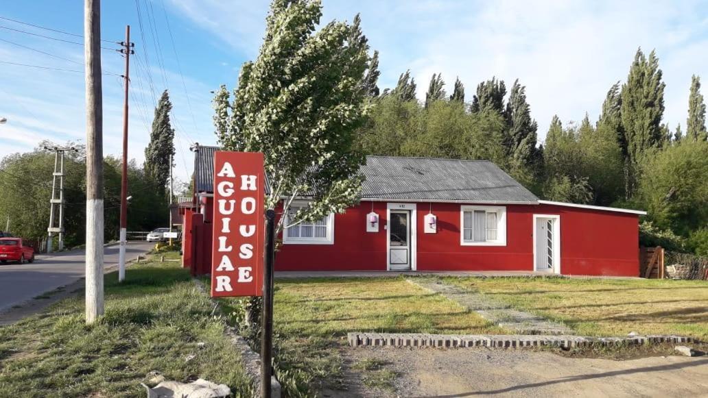 Aguilar House Hostel B&B El Calafate Exterior photo